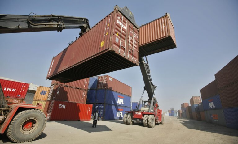 Are You Looking for Flawless Freight Service? Contact Country’s Commendable Company
