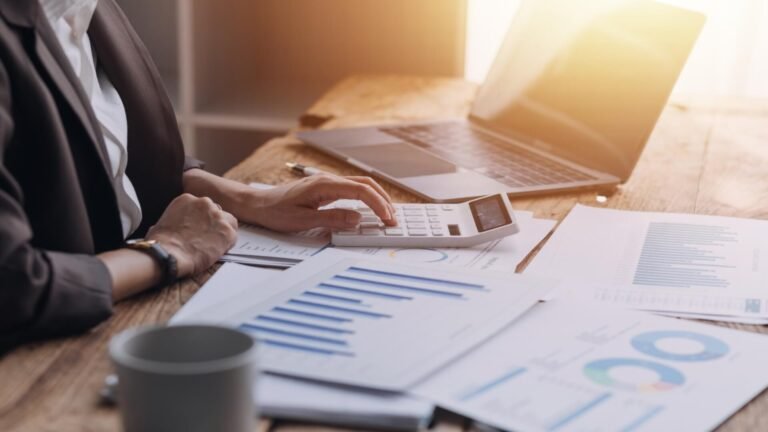 Kavan Choksi Discusses When People Should Consider Hiring a Wealth Consultant